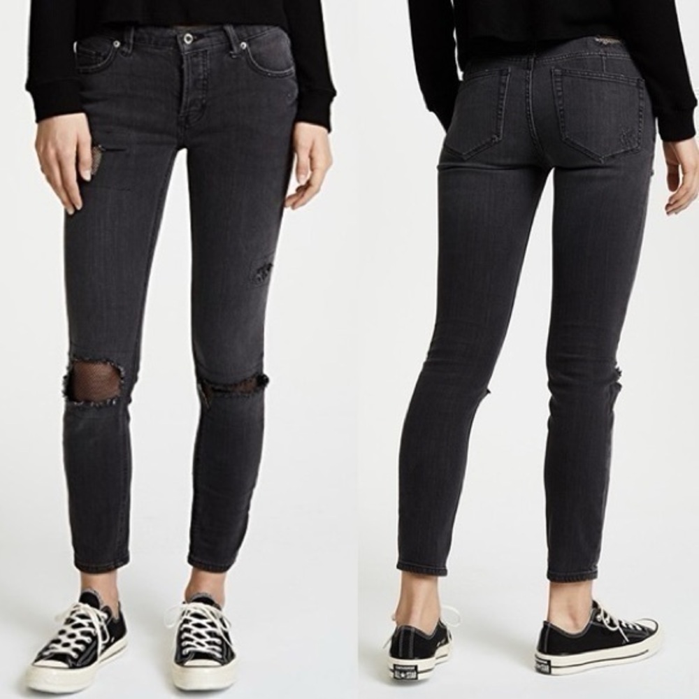 Free People Distressed Fishnet Knee Skinny Fit Jeans in Black size 28